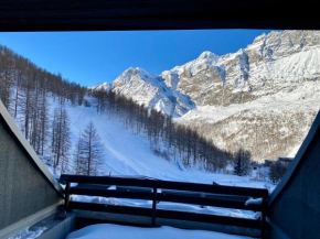 Cervinia Ski In Ski Out - Family Studio